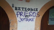 Pintada en el batzoki de Arriagorriaga a favor de los presos de ETA.