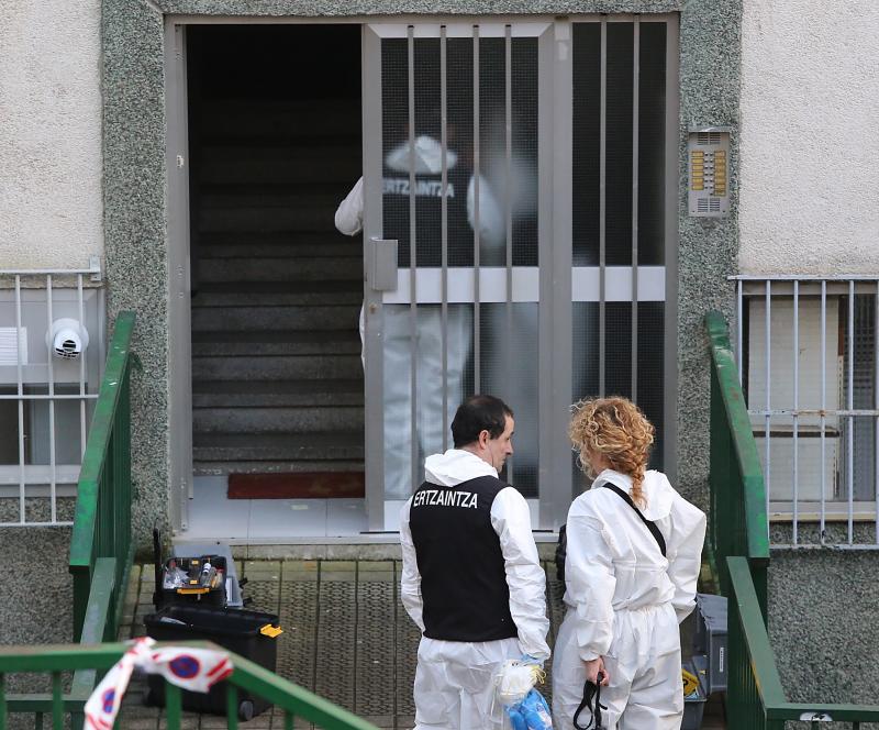 El domicilio en el que se encontraban las víctimas estaba revuelto, por lo que los primeros indicios apuntan a un robo