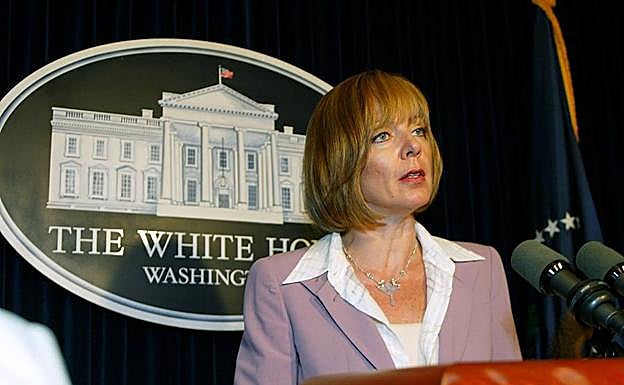 Allison Janney era C.J. Gregg en 'El ala oeste de la Casa Blanca (1999).