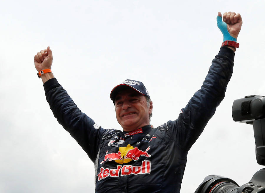 El español Carlos Sainz confirmó su victoria en la categoría de coches del Rally Dakar 2018, tras cinco ediciones consecutivas abandonando, con una gran fiesta en Córdoba (Argentina).