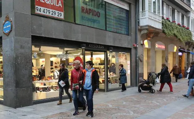 Las seis tiendas que Ayestaran tiene en Bizkaia, incluida la primera que echó a andar, en la calle Correo, cerrarán el 28 de febrero.