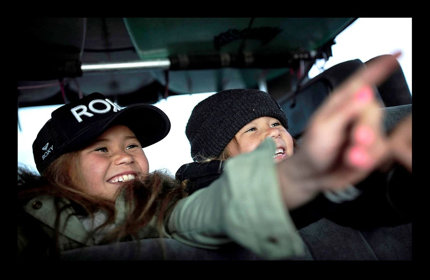 Sky Brown tiene nueve años y es considerada la 'skater' profesional más joven del mundo. Desde que comenzó a surfear sobre ruedas, con apenas tres años, los padres de esta niña de origen japonés observaron que tenía un futuro prometedor y, pese a estar aterrorizados, comprobaron que nada podían hacer para evitar que insistiera una y otra vez en realizar malabarismos sobre la tabla. Hoy, tiene seis patrocinadores y un sueño: participar en los Juegos Olímpicos de Tokio 2020, que incorporarán al 'skateboard' como nueva disciplina olímpica, junto al kárate, el surf, el béisbol y la escalada. «En ese momento tendré 12 años: va a ser genial».