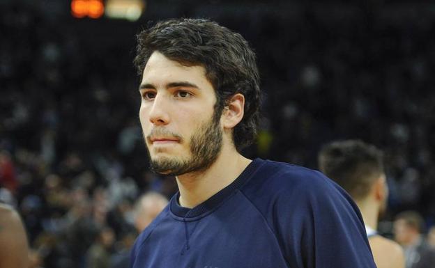 Alex Abrines, antes del aprtido. 