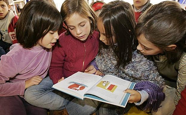Educación pone en marcha una web con recursos para que los colegios trabajen la lectura con los escolares