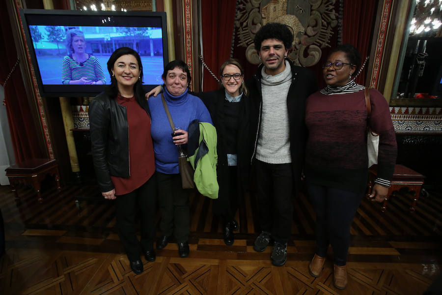 Yolanda Díez, Amia Iguaran, Amaia Arenal, Samir Lahdou y Lidia Kinson.