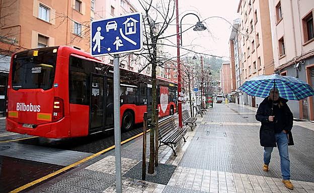Bilbobus perdió 360.000 usuarios en los primeros ocho meses de vida de la Línea 3