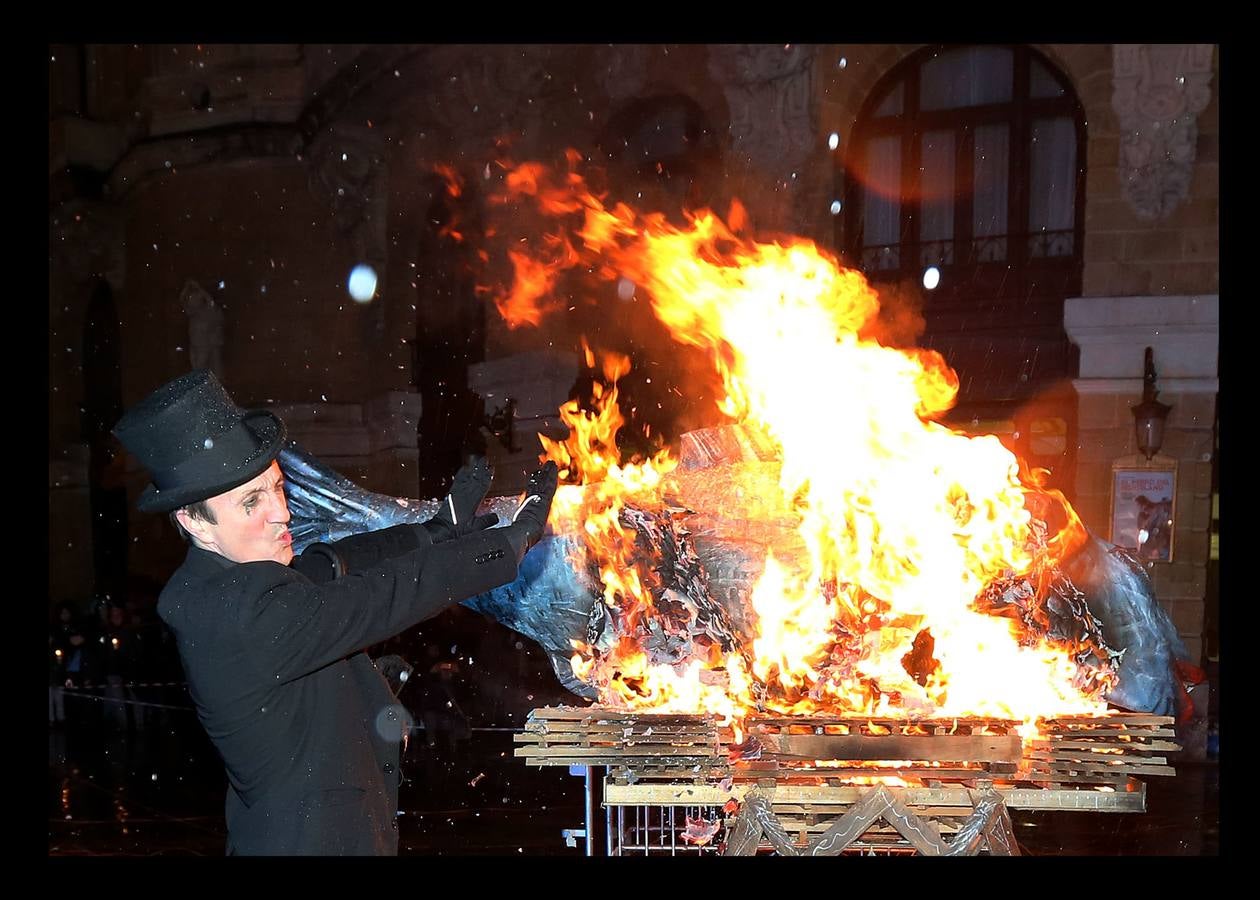 Bilbao despide los carnavales con la quema de la sardina