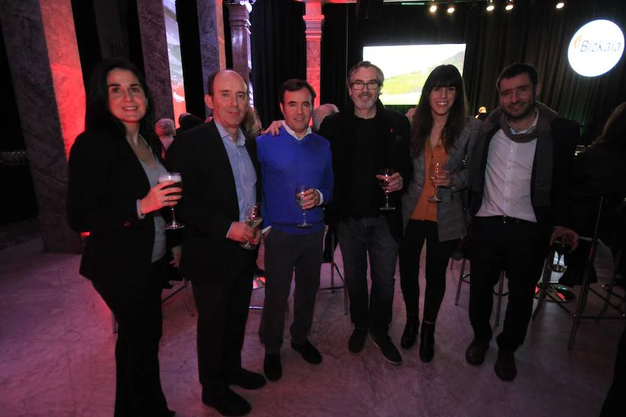 Marta Fuentes, Jon Ander Busto, Joseba Busto, Jon Uriarte, Nekane Fernández y Koldo Atxutegi. 