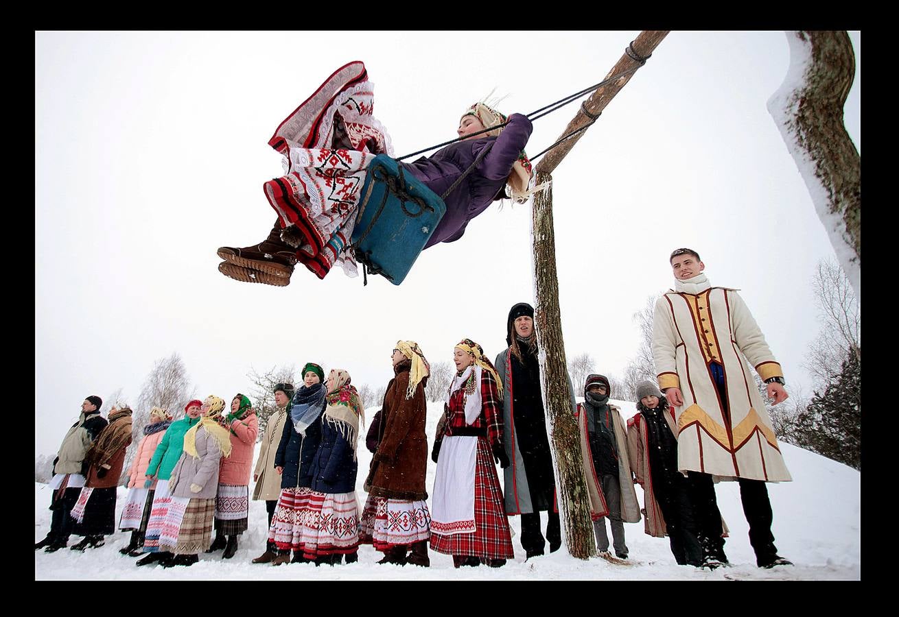 La Maslenitsa, conocida como la Semana de la mantequilla y del queso, es una celebración típica de varios países eslavos, que viene a ser un equivalente del carnaval cristiano católico, pero, a diferencia de este, la cuaresma ortodoxa da comienzo el lunes en lugar del miércoles.