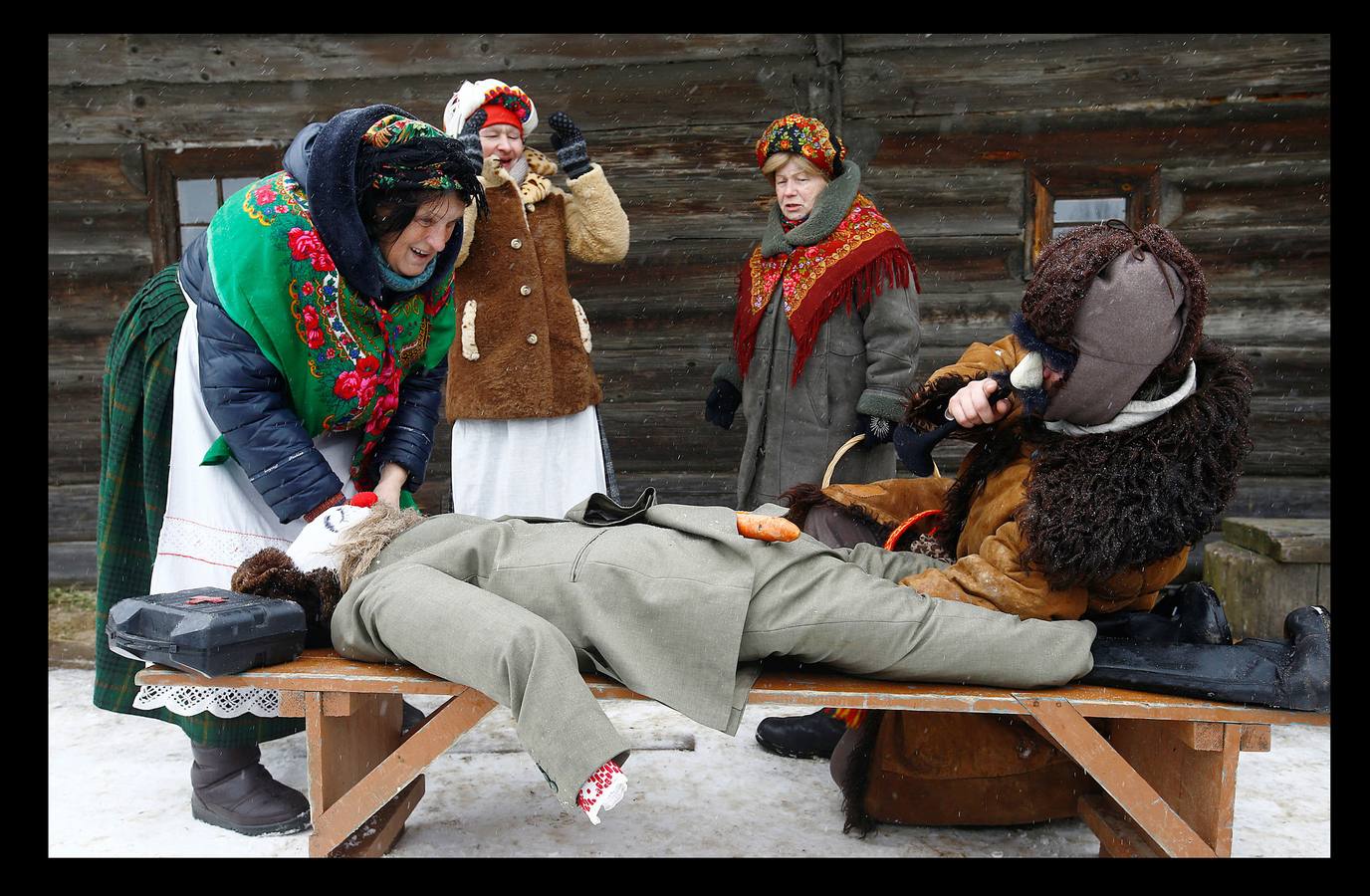 La Maslenitsa, conocida como la Semana de la mantequilla y del queso, es una celebración típica de varios países eslavos, que viene a ser un equivalente del carnaval cristiano católico, pero, a diferencia de este, la cuaresma ortodoxa da comienzo el lunes en lugar del miércoles.