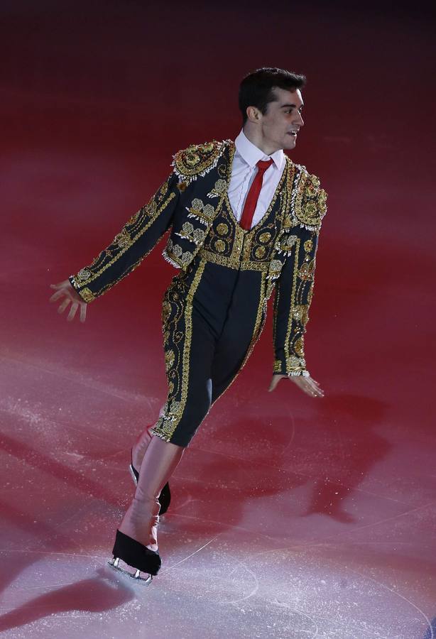 El patinador JAvier Fernández siempre ha destacado por lucir un vestuario de lo más original. De pirata, de 'SuperJavi', de payaso, de torero...