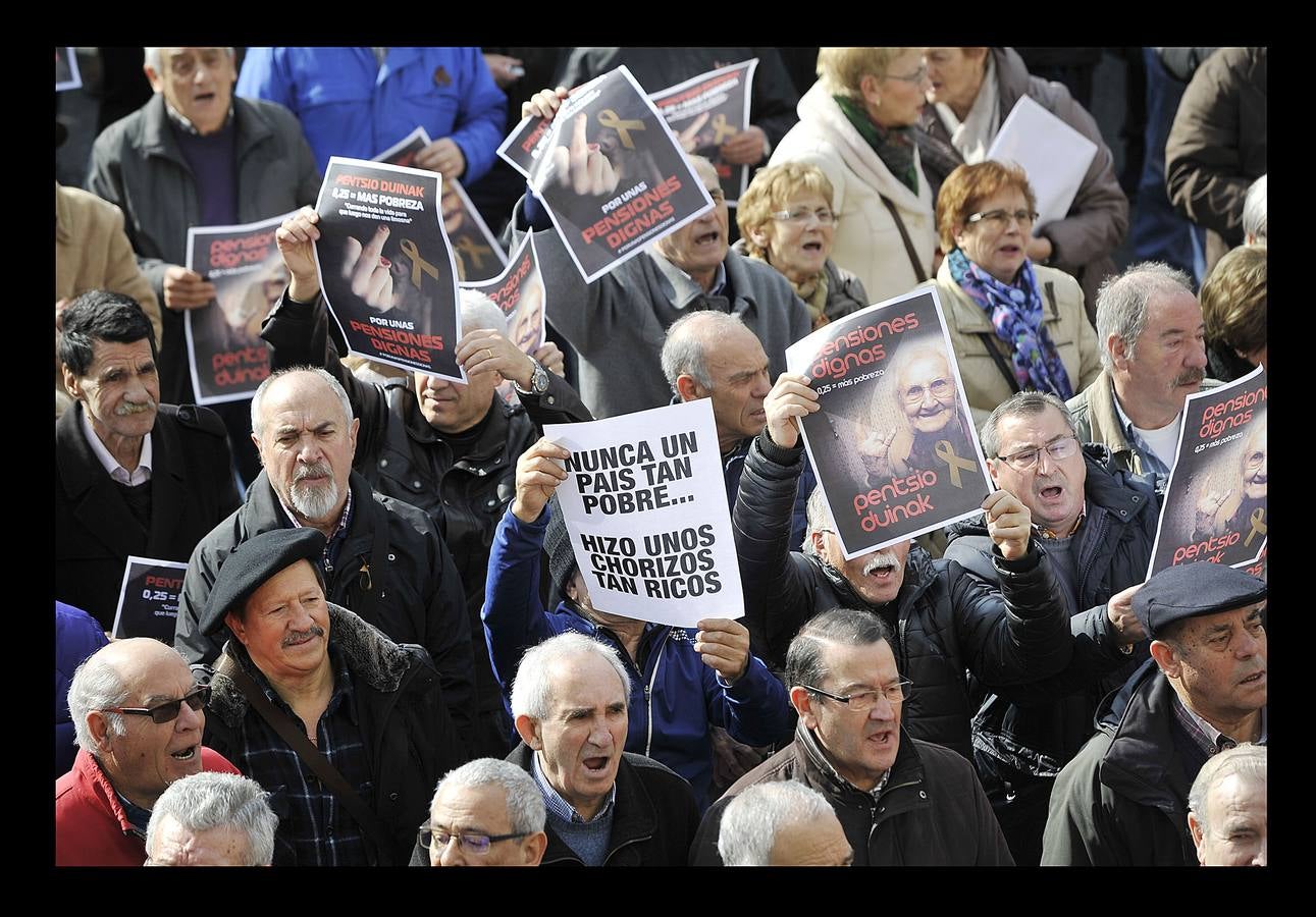 Fotos: Manifestación multitudinaria de jubilados en Bilbao