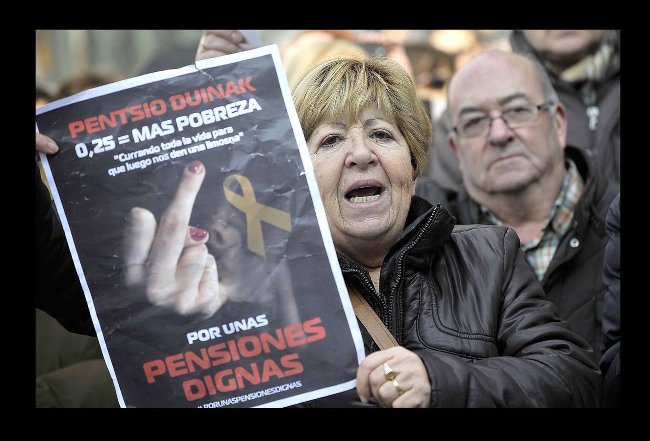 Fotos: Manifestación multitudinaria de jubilados en Bilbao