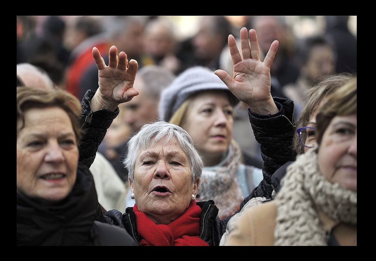 Fotos: Manifestación multitudinaria de jubilados en Bilbao
