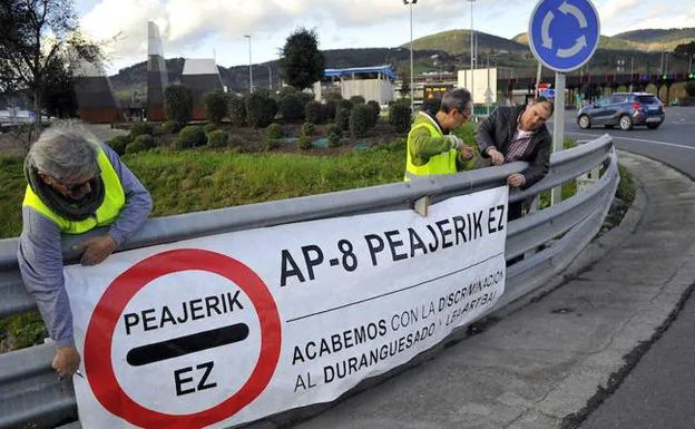 Plataforma del Duranguesado que pide la gratuidad.