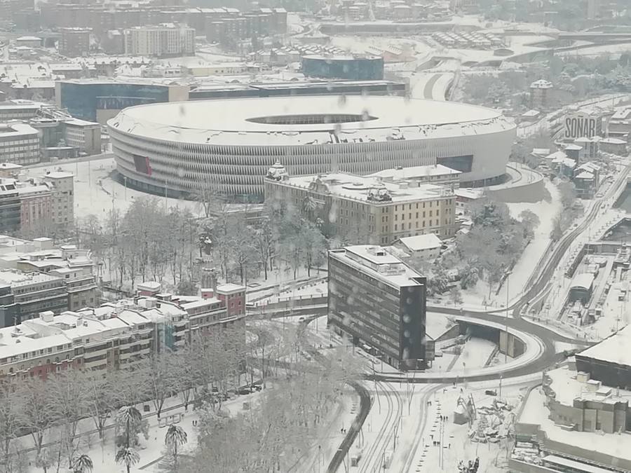 Fotos: Bilbao cubierto de nieve hoy 28 de febrero de 2018