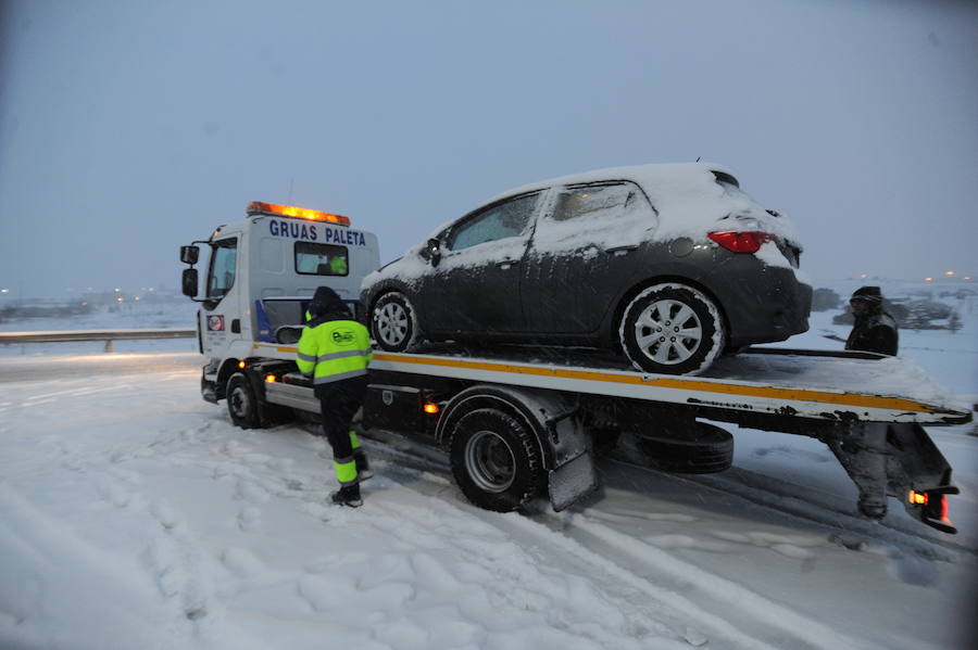 Fotos: Álava despide febrero bajo la nieve