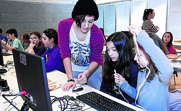 Niñas en una edición pasada del taller ‘Girls and Tech’.