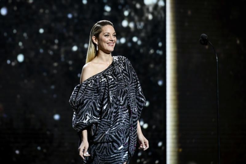 Penélope Cruz ha recibido el César de Honor del cine francés de manos de Almodovar