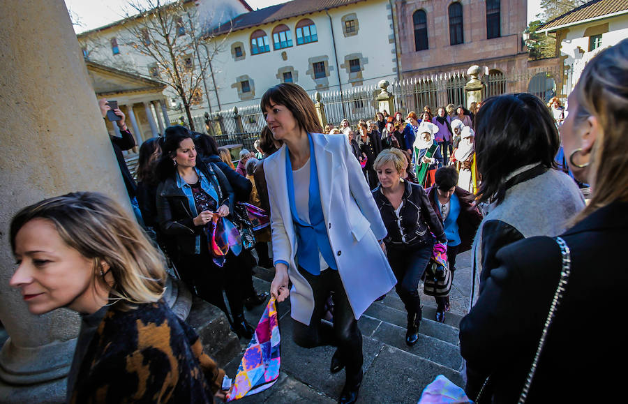 La casa de Juntas de Gernika acoge la segunda asamblea extraordinaria de mujeres electas para denunciar los techos de cristal a los que se enfrentan las mujeres 