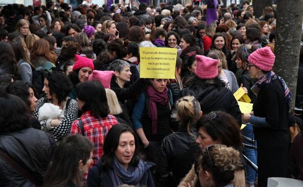 Concentración feminista en la Gran Vía de Bilbao en 2017.