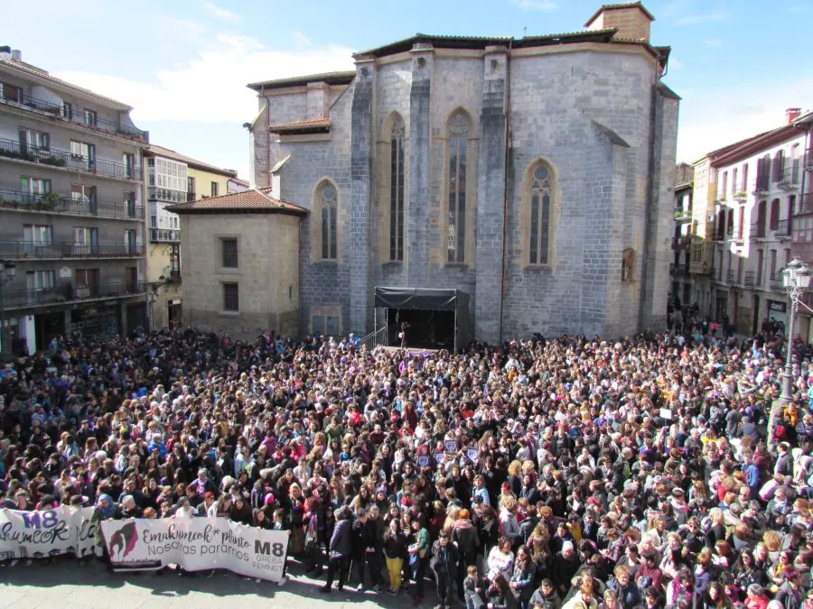 Las mejores fotos de las concentraciones y manifestaciones feministas del 8 de marzo en euskadi, Día Internacional de la Mujer 2018, que ha reunido a miles de mujeres las movilizaciones de Bilbao, Vitoria y San Sebastián.