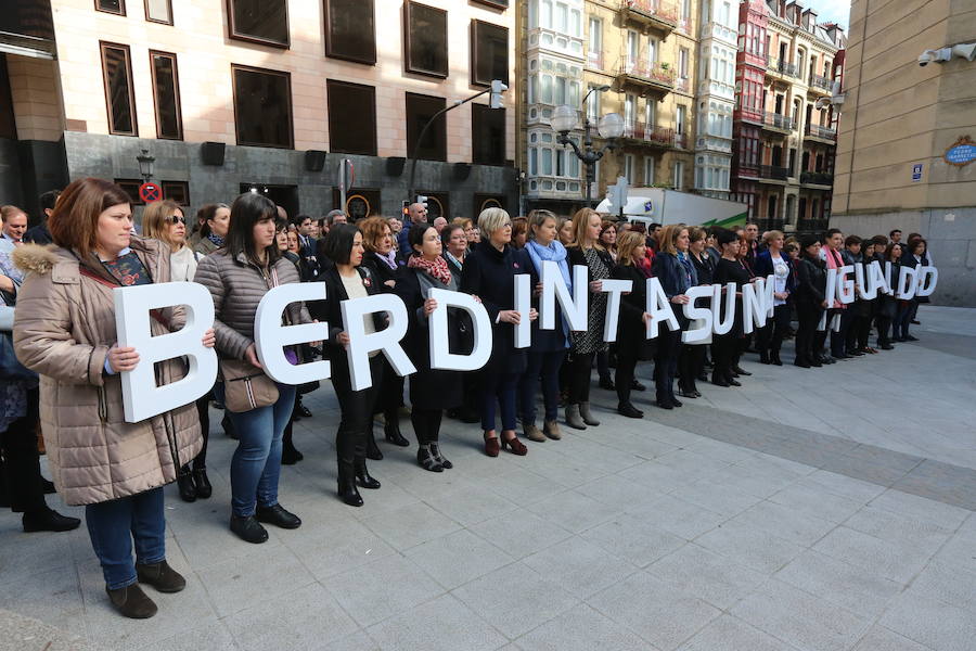 Las mejores fotos del Día Internacional de la Mujer 2018 en Bilbao, con imágenes de las concentraciones y manifestaciones feministas.