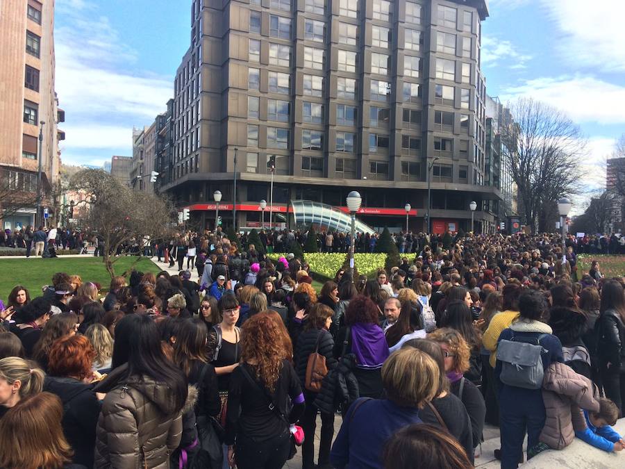 Las mejores fotos del Día Internacional de la Mujer 2018 en Bilbao y Bizkaia, con imágenes de las concentraciones y manifestaciones feministas.