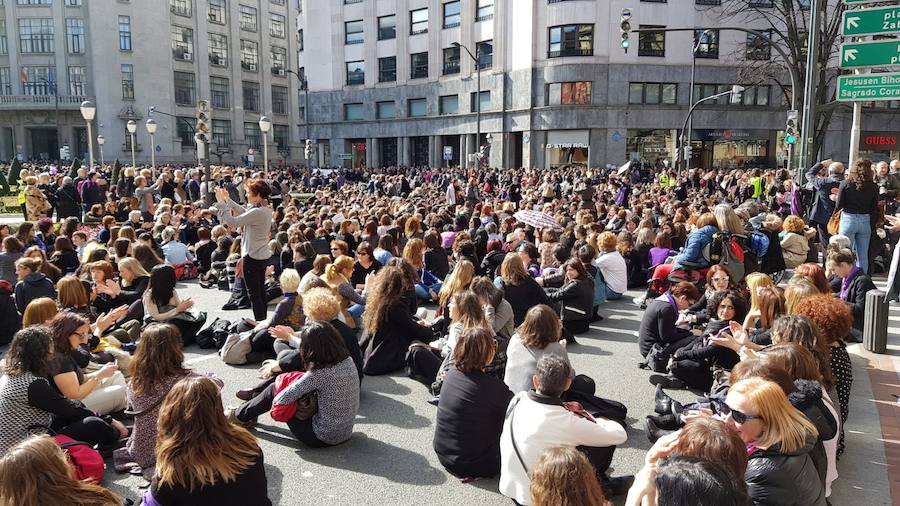 Las mejores fotos del Día Internacional de la Mujer 2018 en Bilbao y Bizkaia, con imágenes de las concentraciones y manifestaciones feministas.