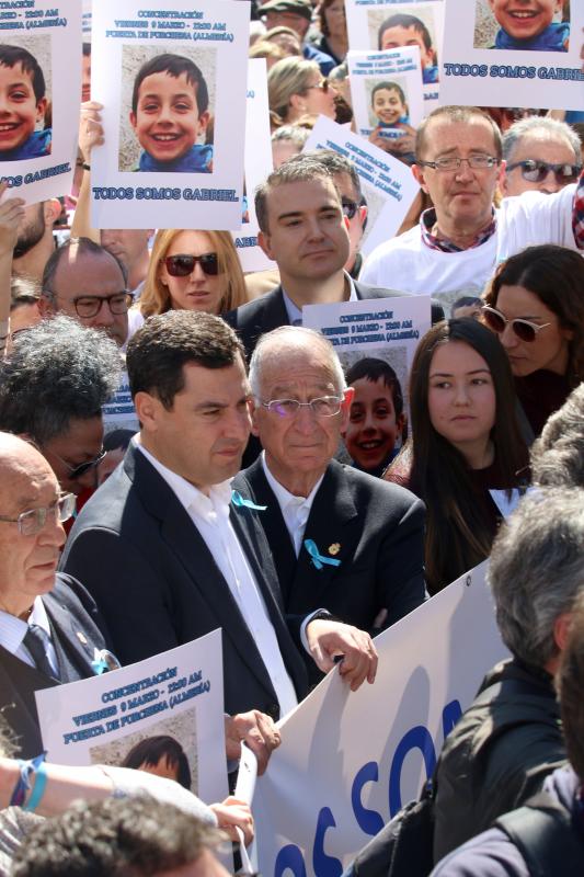 Cientos de personas participaron en las labores de rastreo para dar con el pequeño, de 8 años, en las que también participó la detenida por el crimen