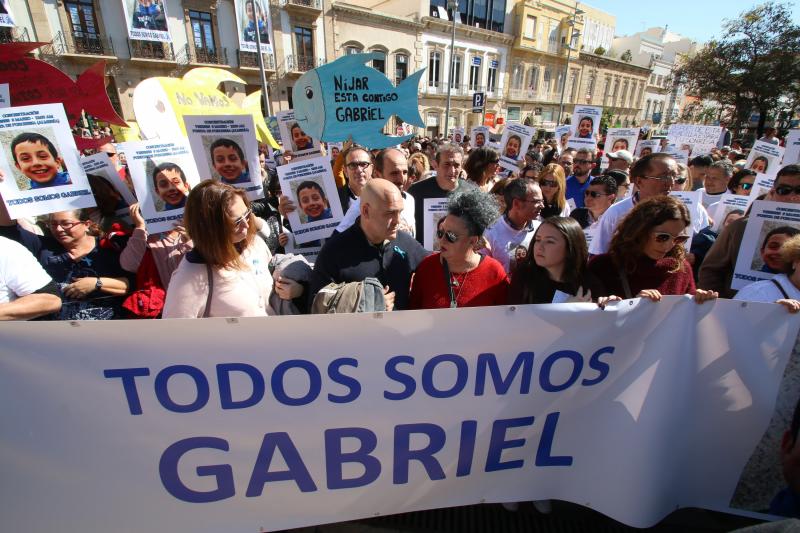 Cientos de personas participaron en las labores de rastreo para dar con el pequeño, de 8 años, en las que también participó la detenida por el crimen