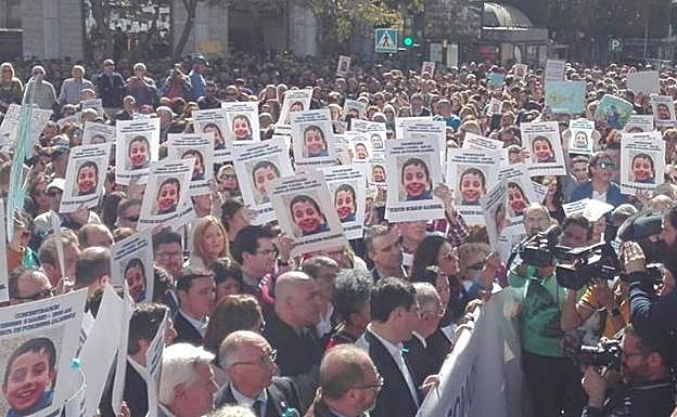 Concentración en Almería por el pequeño Gabriel.