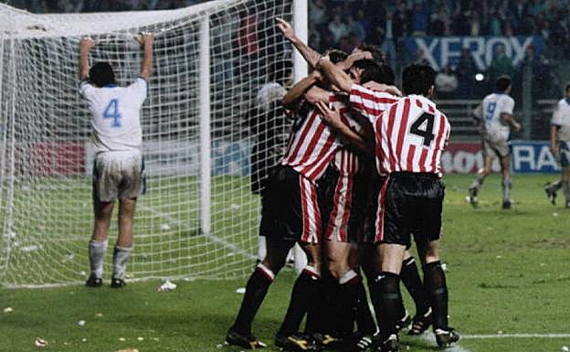 El Athletic celebra la diana ante el Anorthosis. 