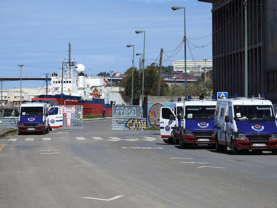 Athletic - Marsella | Fotos del espectacular despliegue de la Ertzaintza con los hinchas del Olympique de Marsella