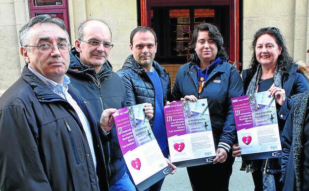 Hilario Extremiana, Roberto Álvarez, Paco Galve, Estíbaliz Canto, Carmen Tercero y Juan Arrosagaray.