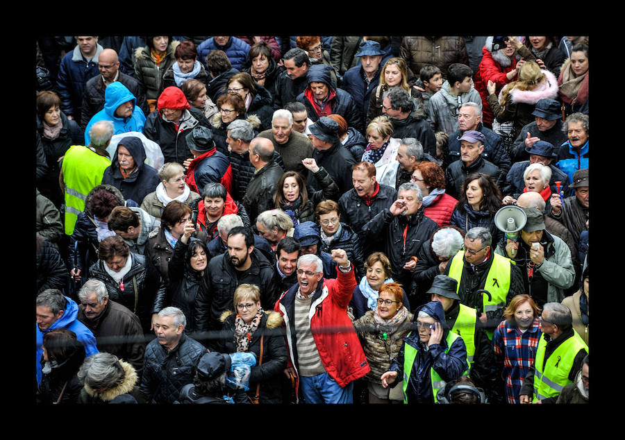 Fotos: Multitudinaria manifestación en Bilbao por unas «pensiones dignas»