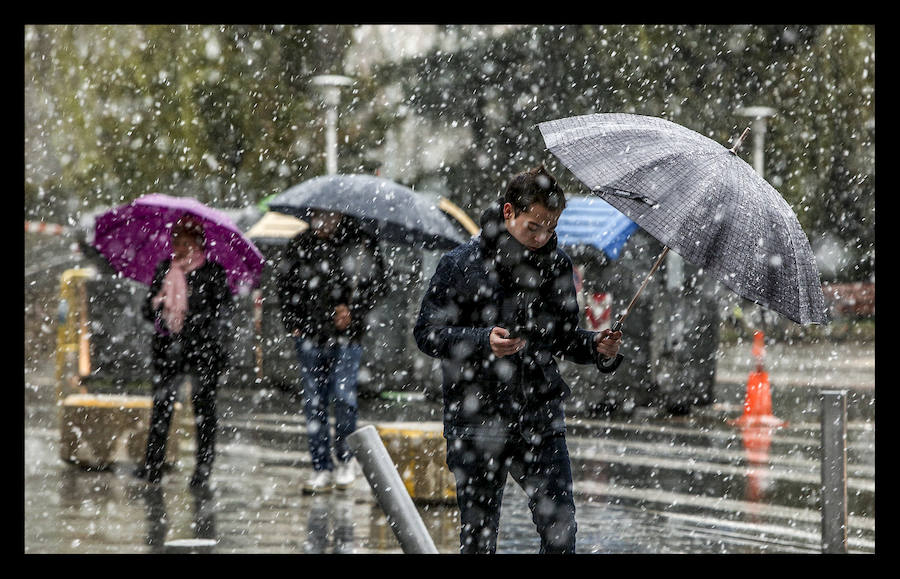 Las previsiones alertan de que las principales precipitaciones caerán esta tarde-noche de este lunes incluso en cotas bajas