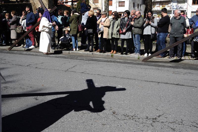 La celebración de la Semana Santa en la villa vuelve a reunir a cientos de personas