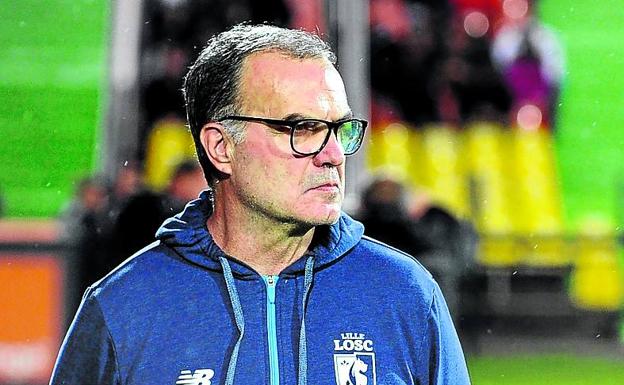 Bielsa, en uno de los pocos partidos que dirigió al Lille. 