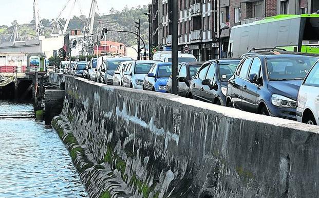 La ría a su paso por la localidad de Erandio.