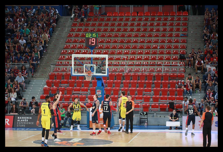 Fotos: Fotos del tercer encuentro de play off entre el Baskonia y el Fenerbahce