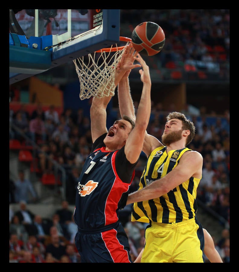 Fotos: Fotos del tercer encuentro de play off entre el Baskonia y el Fenerbahce