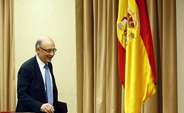 El ministro de Hacienda, Cristóbal Montoro, en el Congreso.