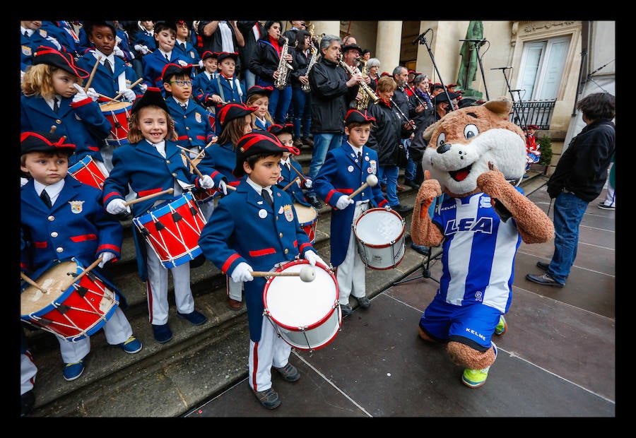 Fotos: Así ha sido la Tamborrada Txiki de San Prudencio en Vitoria