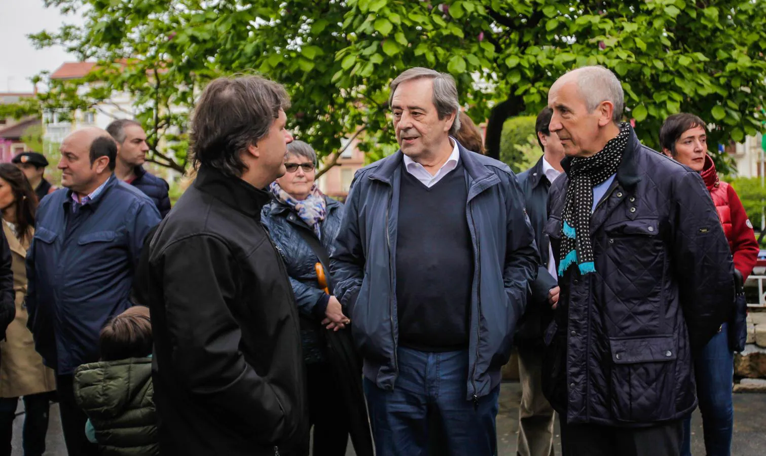 Fotos: Gernika recuerda a los gudaris de la Guerra Civil con una escultura