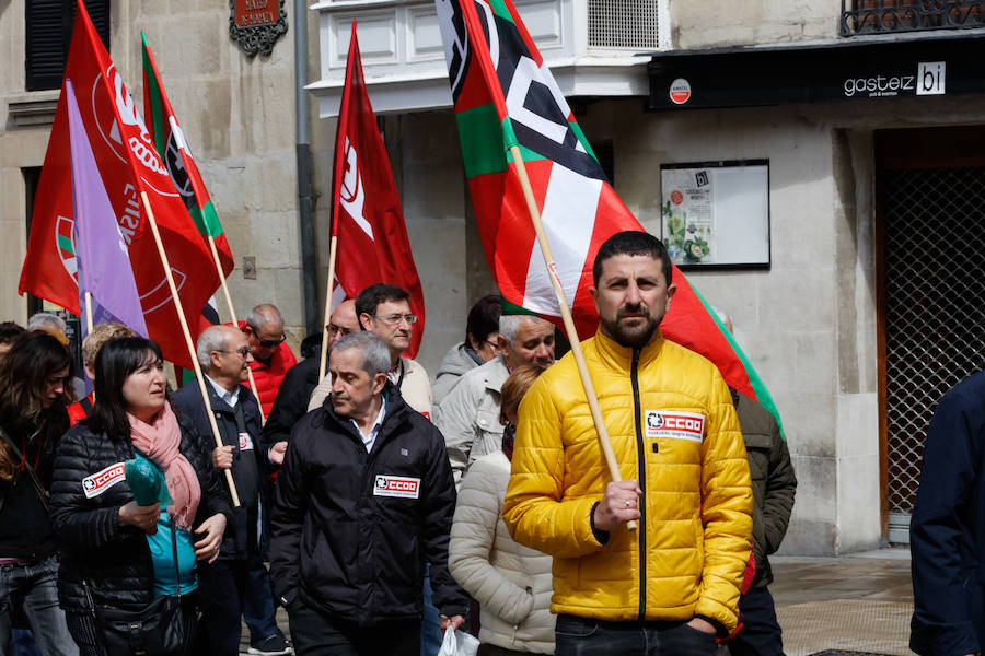 ELA, LAB y CC OO y UGT reclaman empleos dignos, mejoras salariales e igualdad