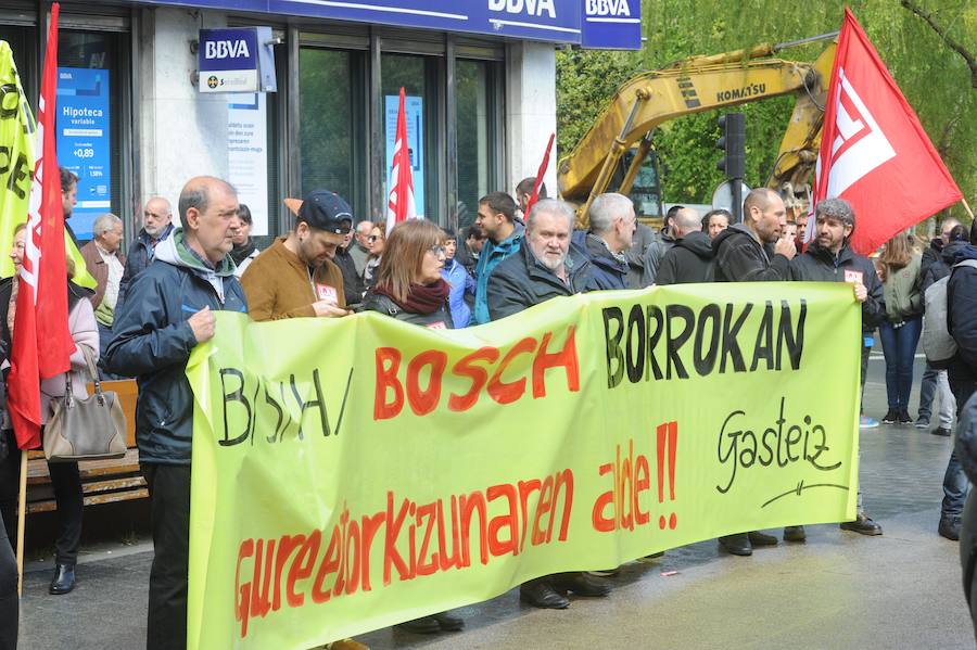 ELA, LAB y CC OO y UGT reclaman empleos dignos, mejoras salariales e igualdad