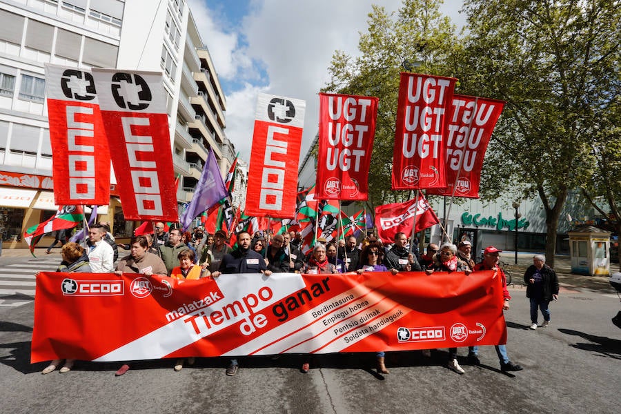 ELA, LAB y CC OO y UGT reclaman empleos dignos, mejoras salariales e igualdad
