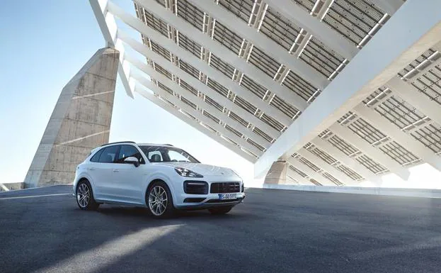 Porsche Cayenne E-Hybrid, también híbrido enchufable