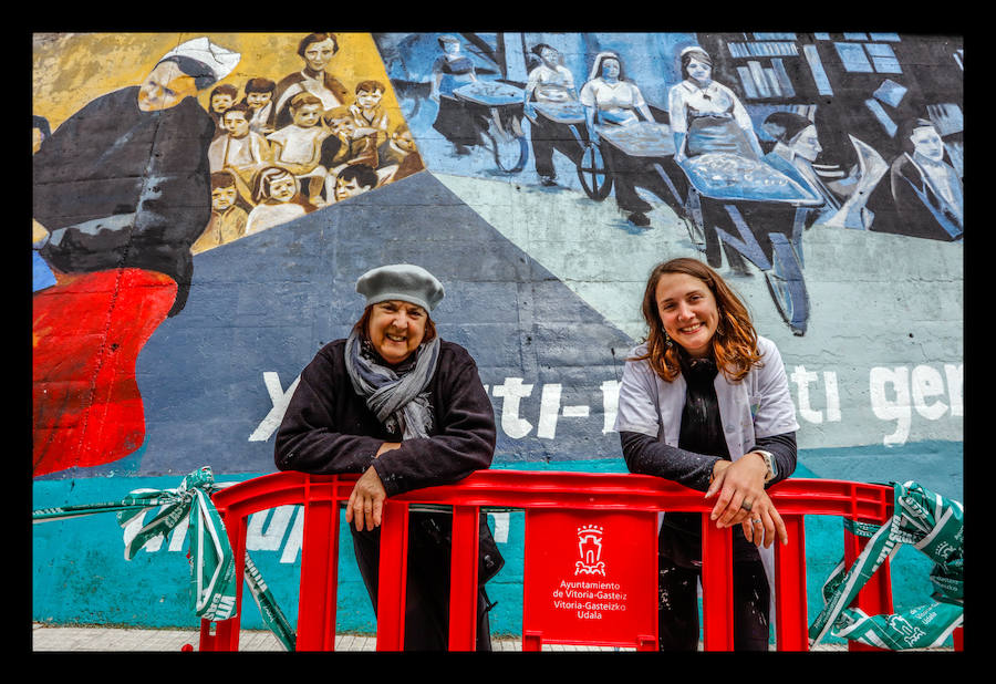 Una obra de 100 metros con protagonismo femenino engalana desde este sábado el barrio vitoriano